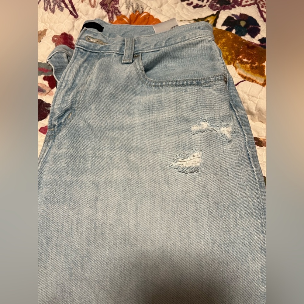 Uniqlo jeans size 25 boyfriend/mom Jean fit light was
